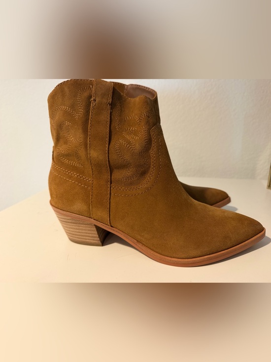 Dolce Vita Shoes - Dolce Vita Suede Ankle Bootie in Chestnut Brown